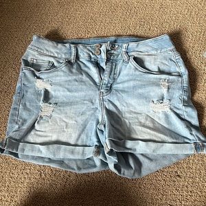 SO Curvy Jean Shorts